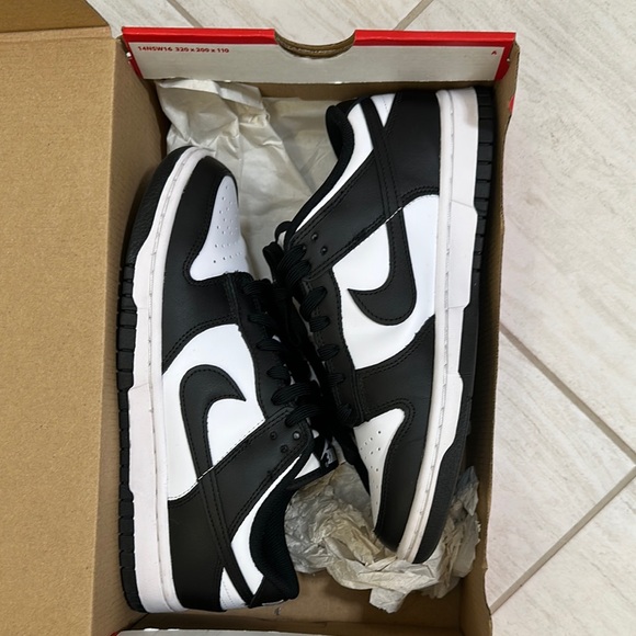 Nike Panda Dunks - Picture 6 of 7